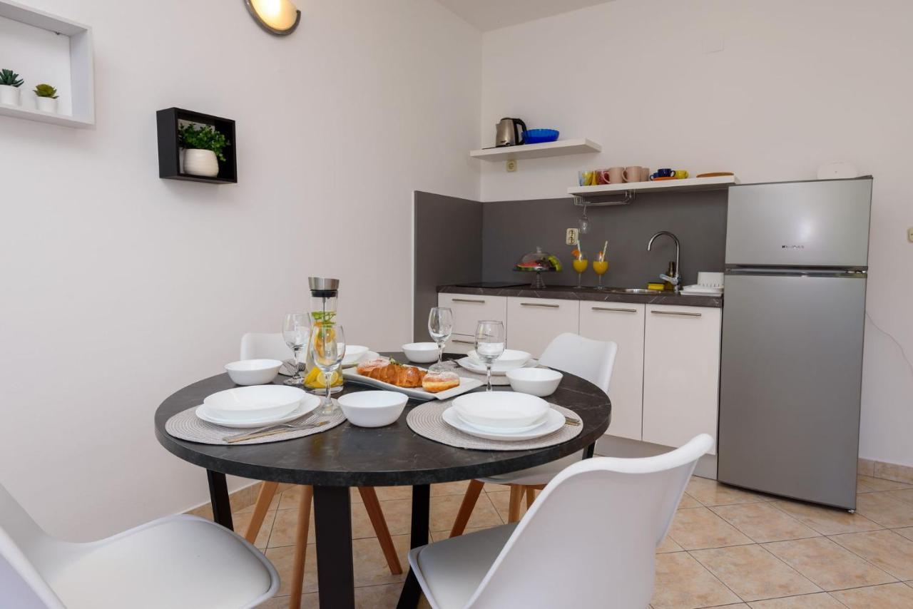Apartments Bjelis كليك المظهر الخارجي الصورة