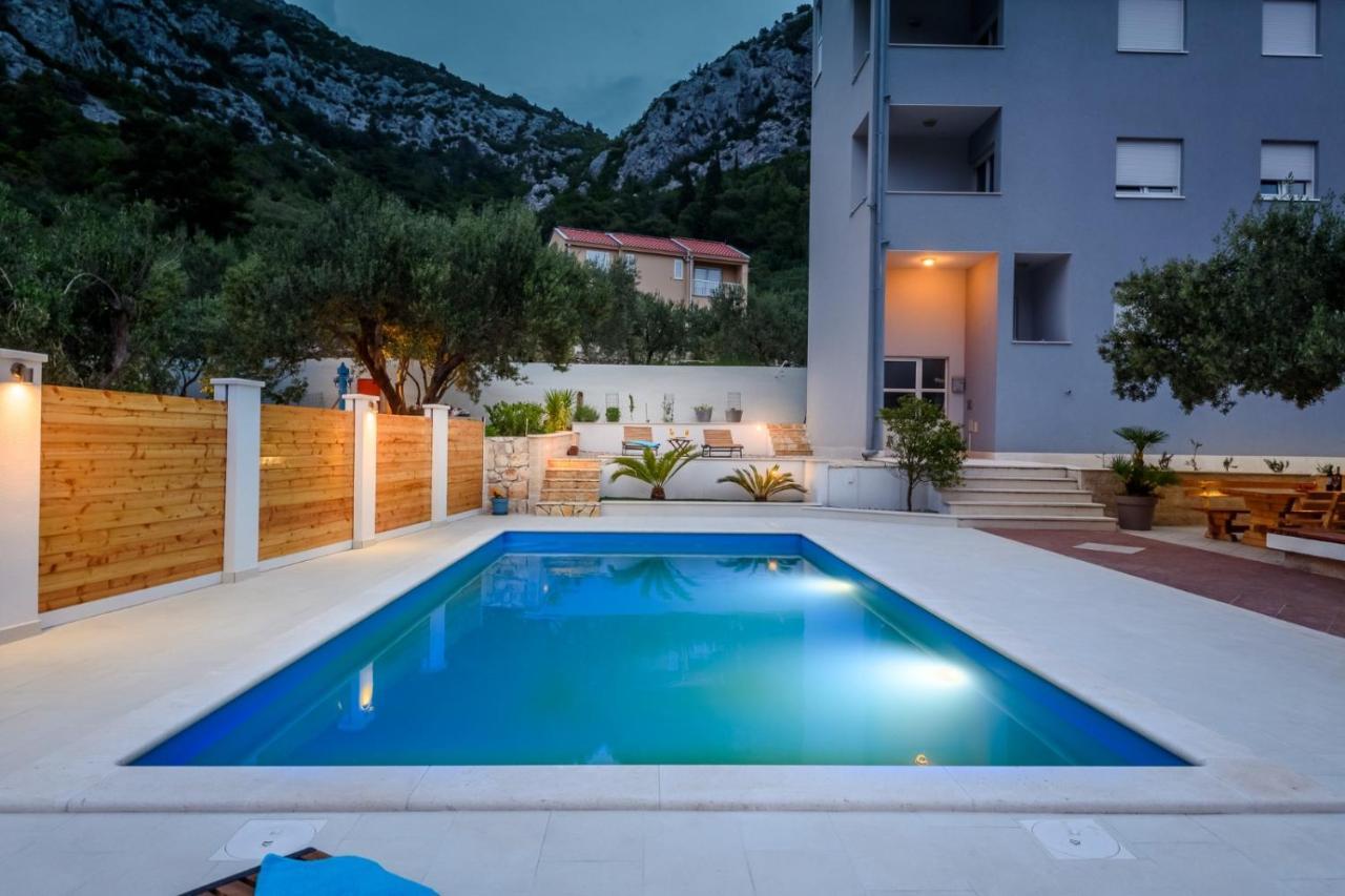 Apartments Bjelis كليك المظهر الخارجي الصورة